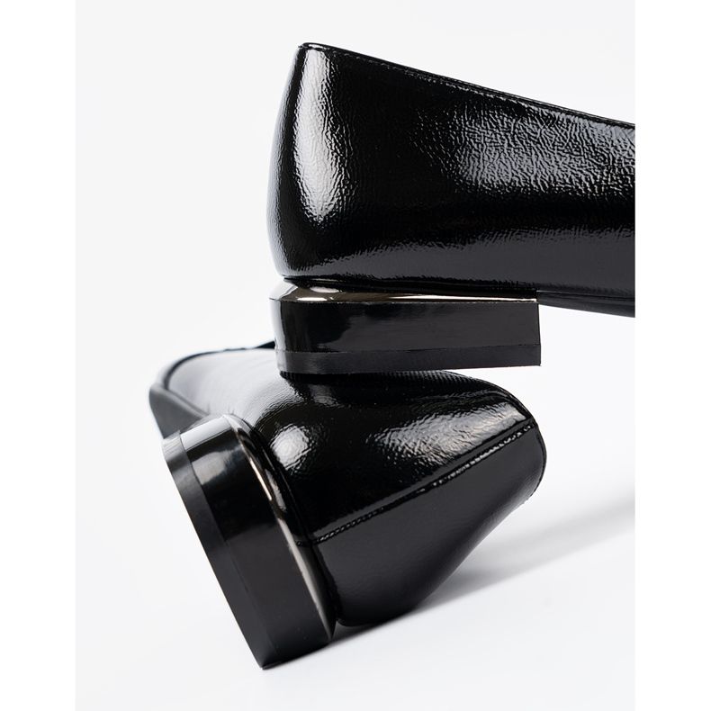 Lackerade loafers med en dekorativ Sergio Leone -klämma svart 1