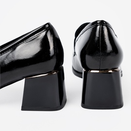 Goodin Lackerade skor med silverdekoration svart 1