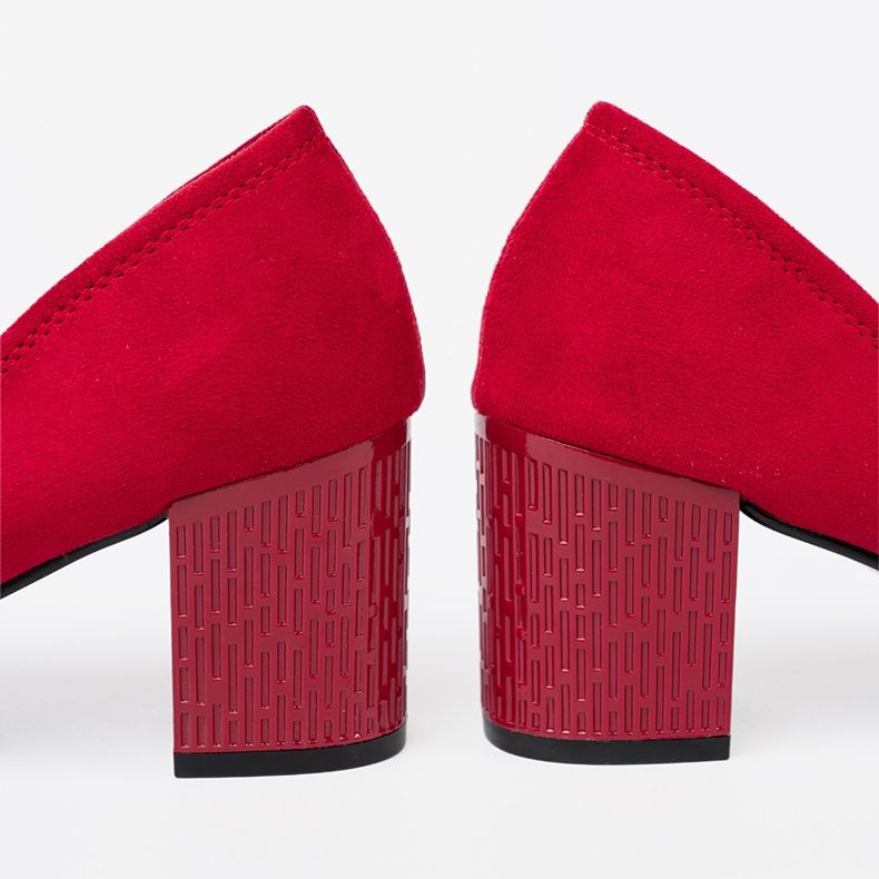 Goodin Eleganta pumpar på en dekorativ stolpe röd 1