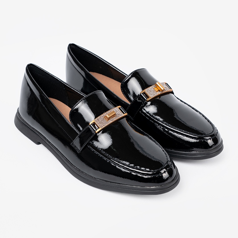 Shelvt Eleganta lackerade loafers med en gyllene dekoration svart 1