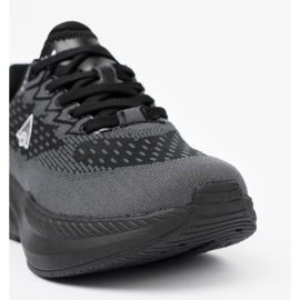 Shelvt Lätt svarta sneakers med en andningsbar McArthur -övre 1