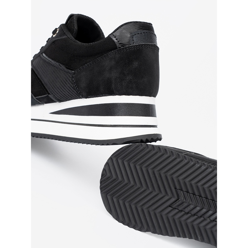 Shelvt Moderna svarta sneakers med glänsande skär 1