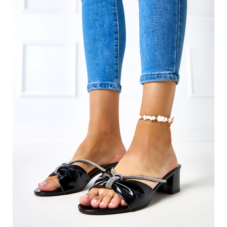 Högklackade mulor dekorerade med Anbrani zirkoner svart 2