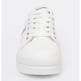 Shelvt Vita sneakers med en metallisk silver accent 1