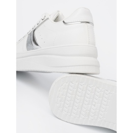 Shelvt Vita sneakers med en metallisk silver accent 2