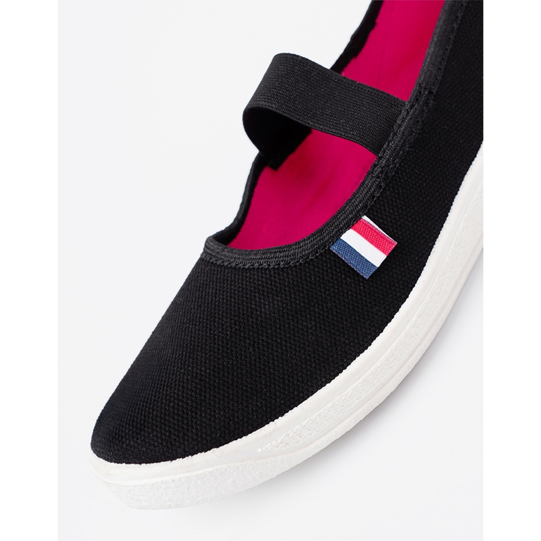 Shelvt Lätt svarta skor med ett flexibelt bälte 1