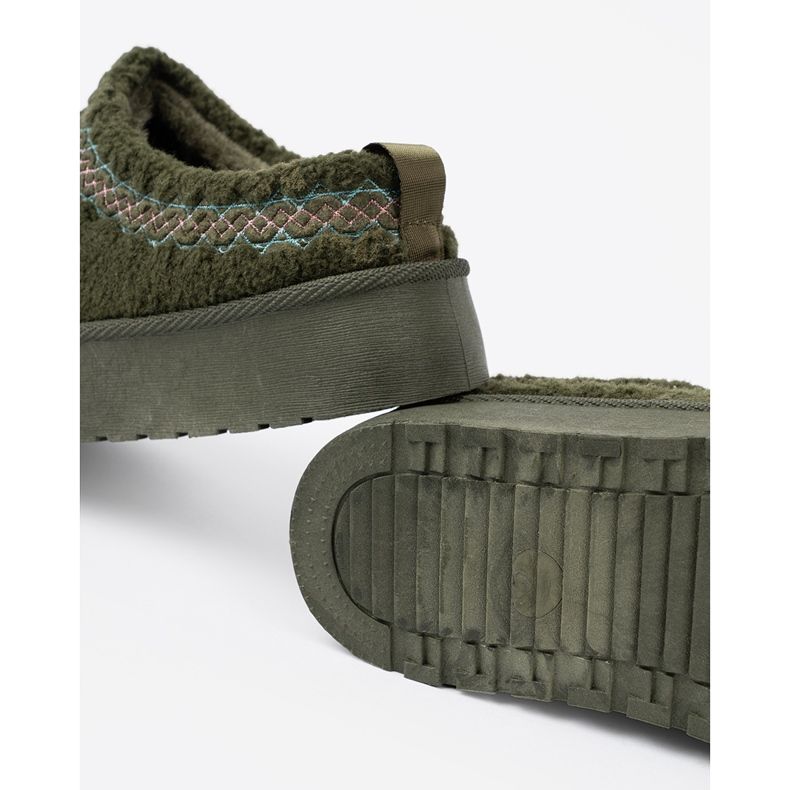 Shelvt Mörkgröna, mjuka skor a'la snöstövlar utan häl 1