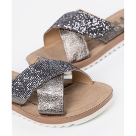 Shelvt Metalliska kvinnors flip flops med en vit sula silver- 1