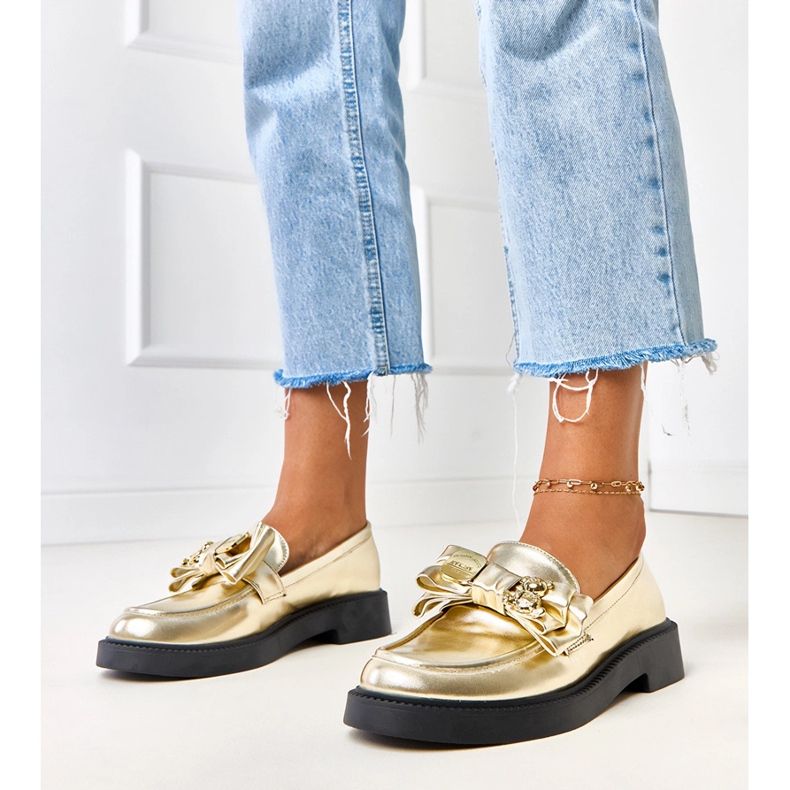 Gyllene loafers med en båge och teriwa nallebjörn 1