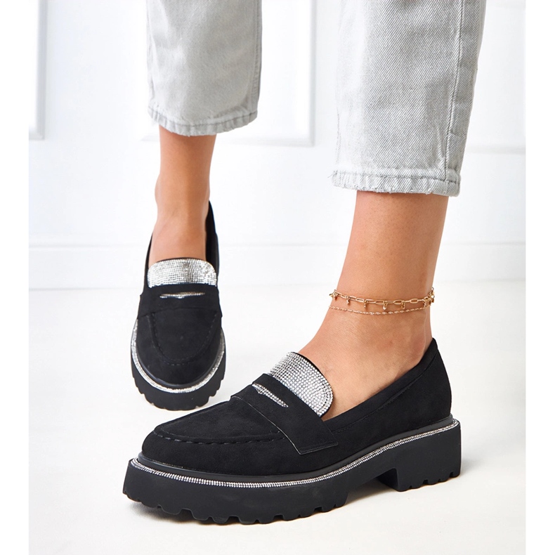 Svart Ekozamszu -mockasiner dekorerade med kubiska zirkonia klooren 1