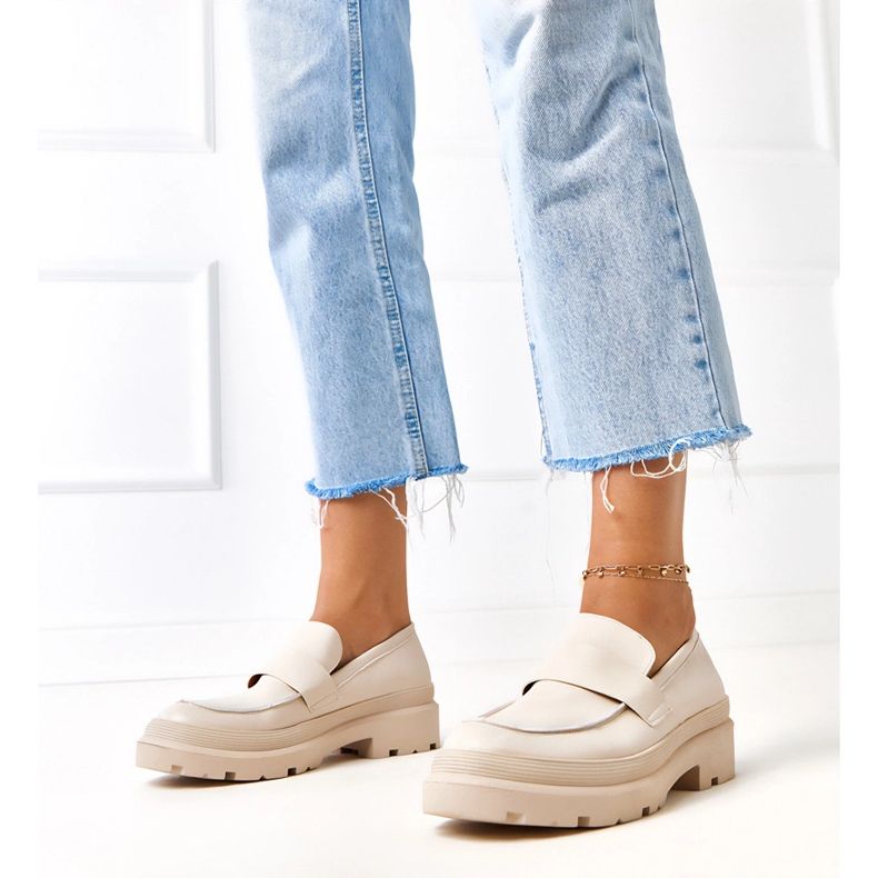 Beige mocasins tillverkade av eko -läder seraphin 2