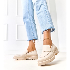 Beige mocasins tillverkade av eko -läder seraphin 1