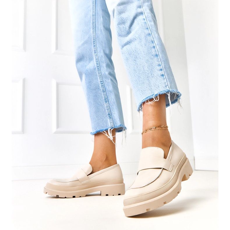 Beige mocasins tillverkade av eko -läder seraphin 1