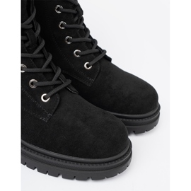 Shelvt Eleganta svarta arbetare med glänsande kristaller 1