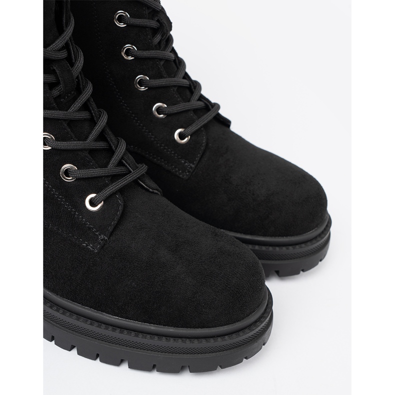 Shelvt Eleganta svarta arbetare med glänsande kristaller 1