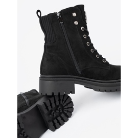 Shelvt Eleganta svarta arbetare med glänsande kristaller 2