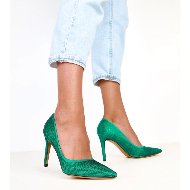 Gröna satinpumpar med zirkoner på hälen Aranka 2