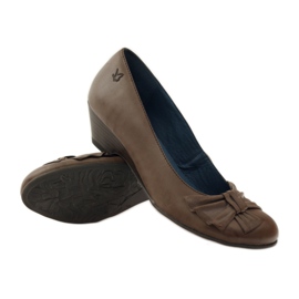 Dampumps med en Caprice 22307 rosett brun mångfärgad 3