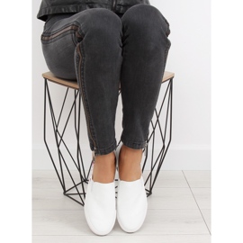 Slipons med delikat vit broderi g1204a Vit 1