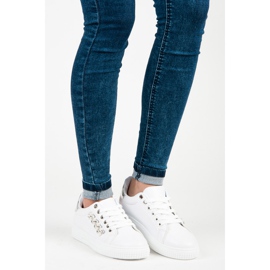 Vita sneakers med pärlor 2