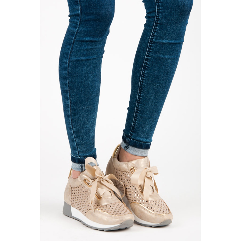 Kylie Mode bundna sneakers brun 1