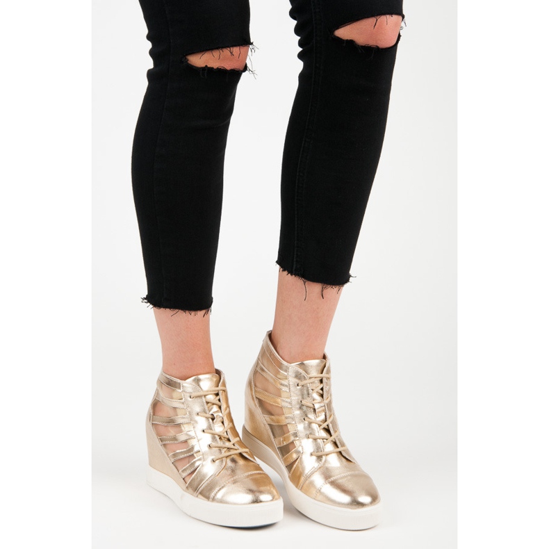 Kylie Gyllene wedge sneakers 2