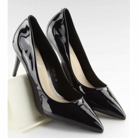 Svarta pumpar i lackläder LEI-83 Svart 1