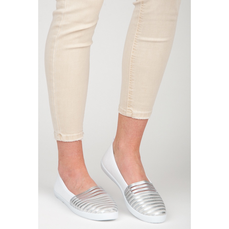 Mckeylor Vita och Silver Slip On Sneakers 2