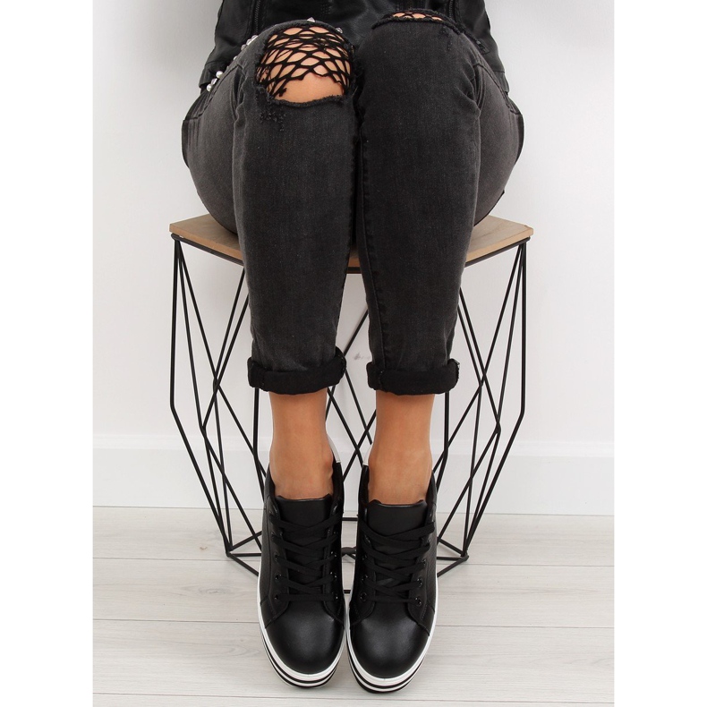 Svarta svarta sneakers med hög sula 2