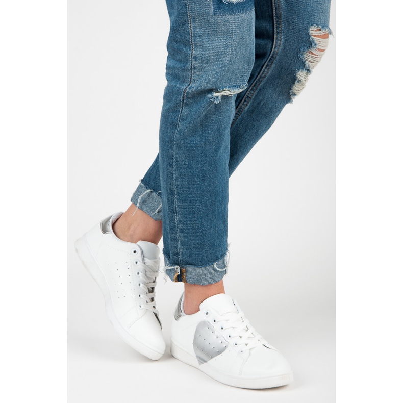 Vita sneakers med hjärta 1