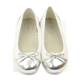 American Club Ballerinas pumpar med en amerikansk rosett vit 4