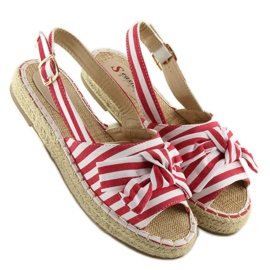Rödrandiga espadrillesandaler 1