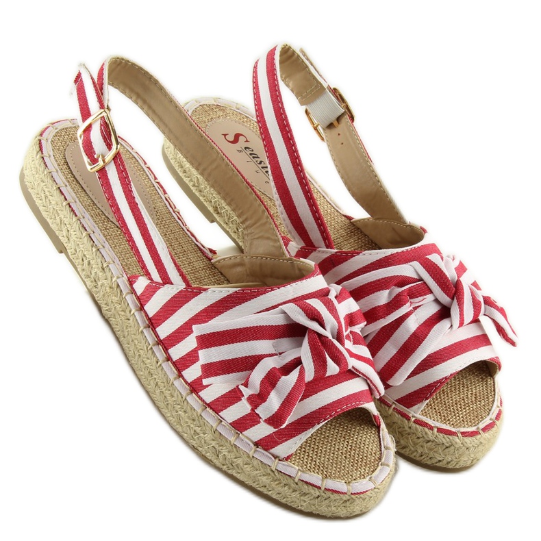 Rödrandiga espadrillesandaler 1