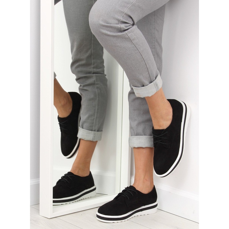 Svarta svarta snörade loafers 1