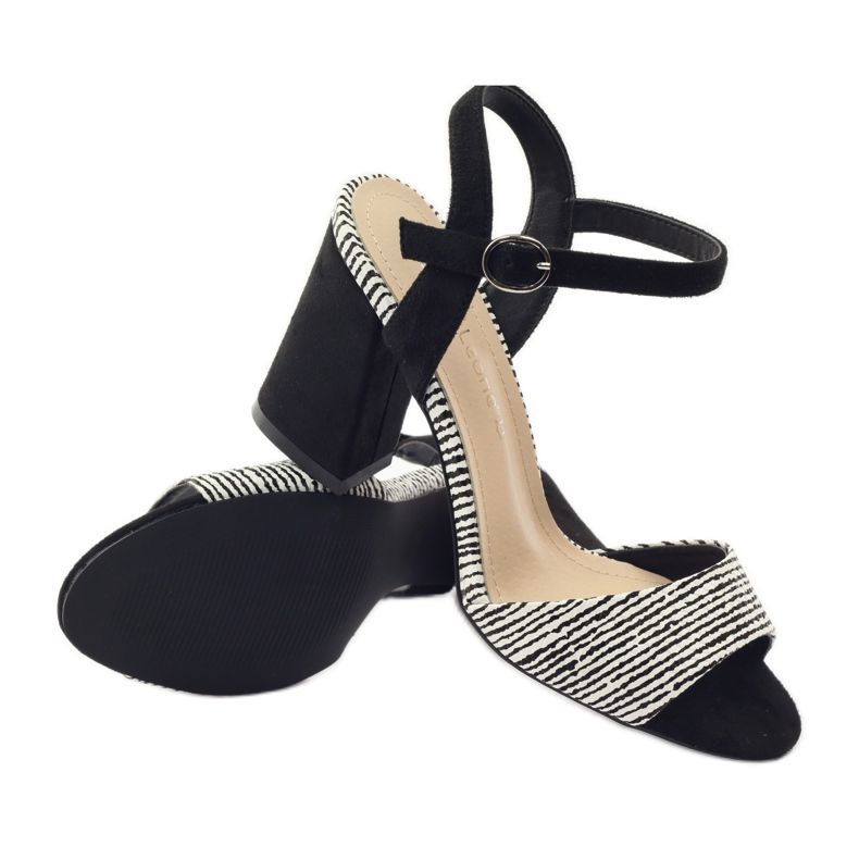 Sandaler på Sergio Leone 820 stolpen med ränder vit svart 3