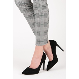 Svarta höga klackar 2