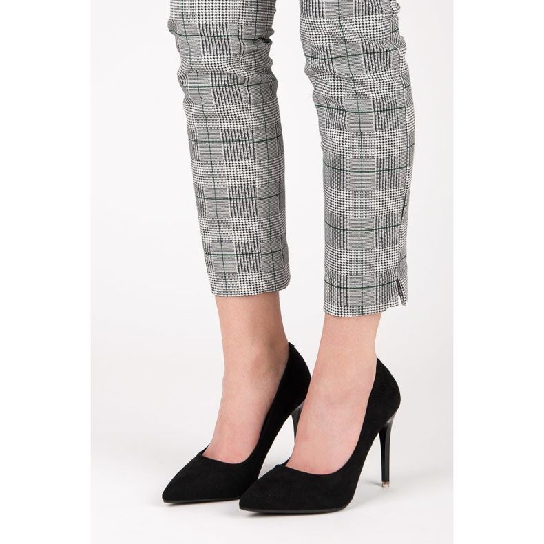 Svarta höga klackar 1