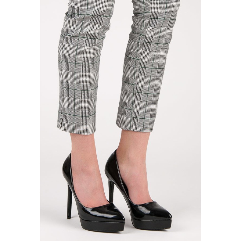 Small Swan Lackade klackar på plattformen svart 1