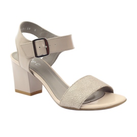 Sandaler lackerade på Edeo 3184 stolpen beige 1