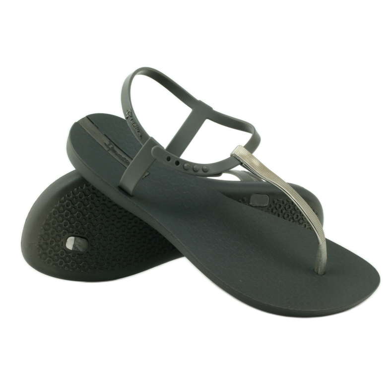 Sandiga flipflops Ipanema 82283 grå silver 3
