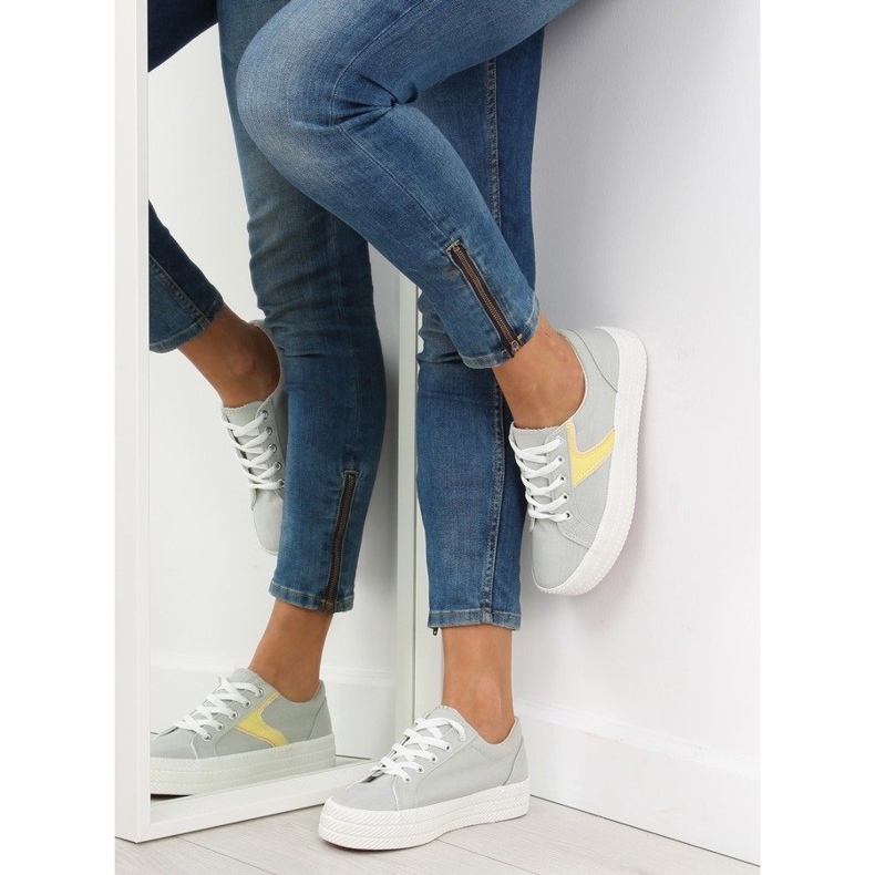 Gråa sneakers på hög sula K1831401 Gris 1