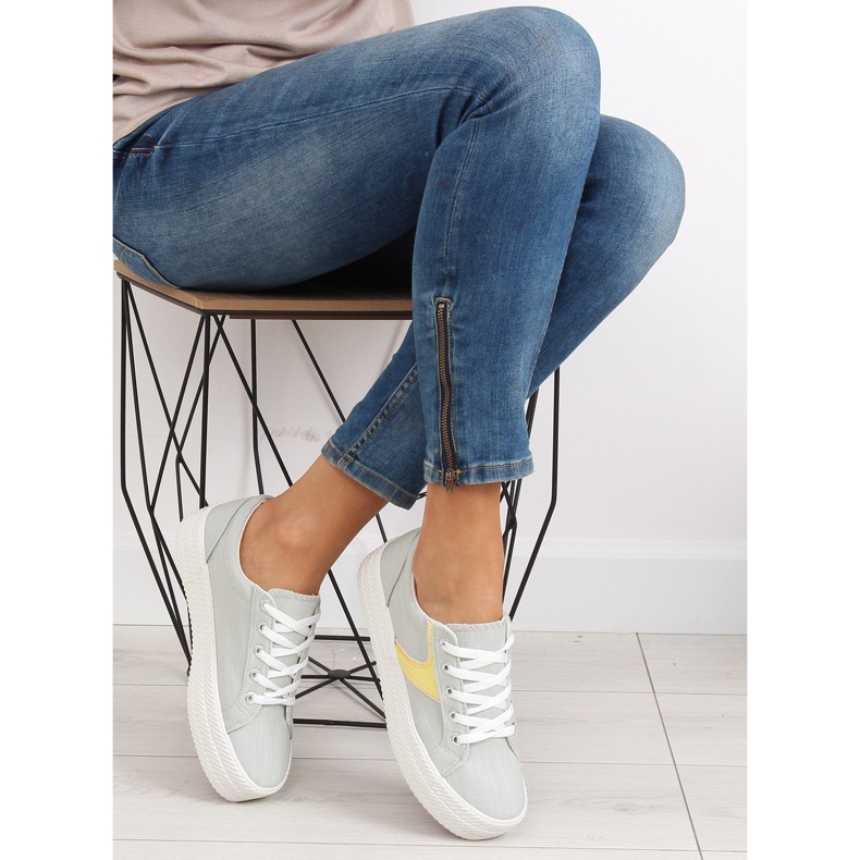 Gråa sneakers på hög sula K1831401 Gris 2
