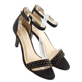 Sandaler på en bekväm klack svart BL0764 2