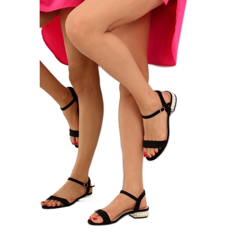 Högklackade sandaler med pärlor svarta 99- 2