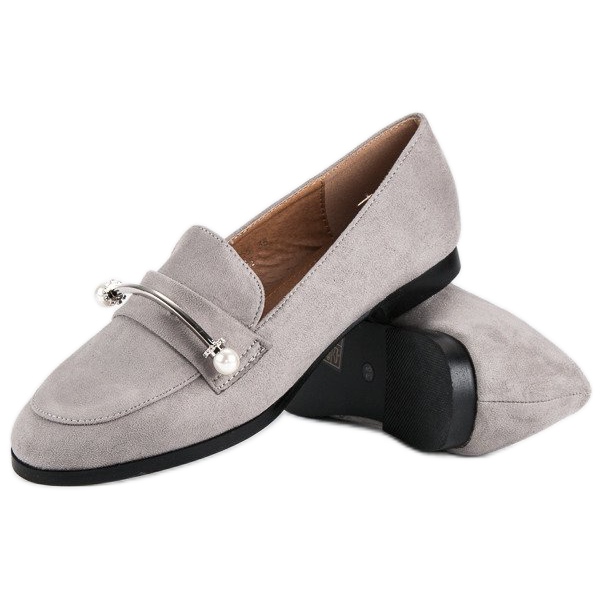 Gråa skor med pärlor 1