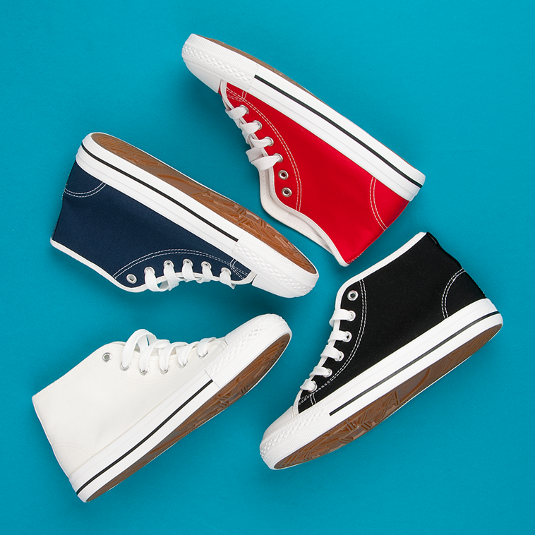 Svarta sneakers ovanför fotleden 1