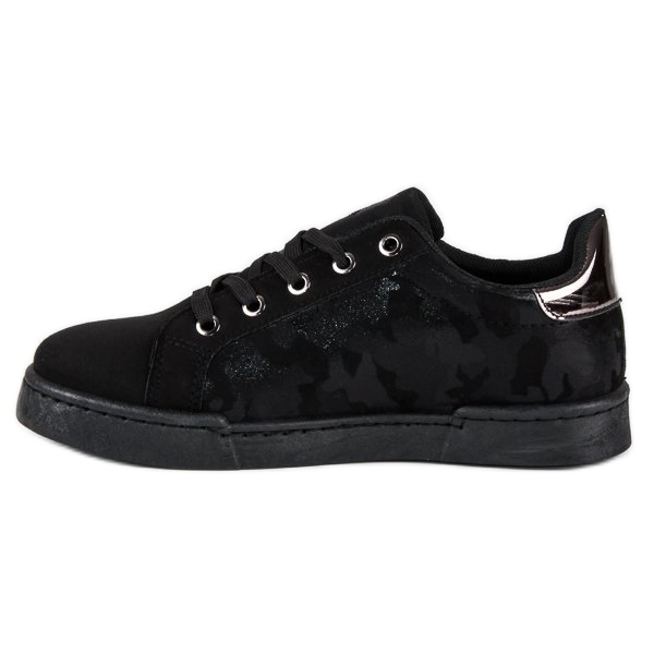 Svarta sneakers med bindning 1