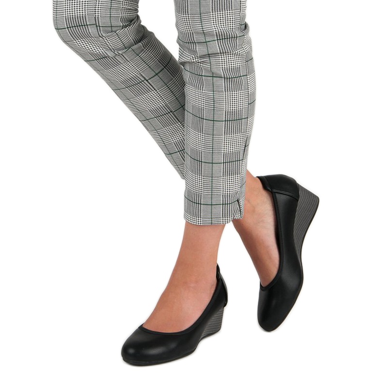 Pumpar på VINCEZA -kilen svart 1