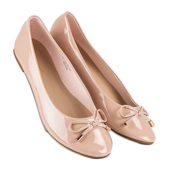 Ideal Shoes Lackade beige ballerinor 1