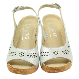 Gregors Kvinnors metalliska lädersandaler för silverkilar 709 4